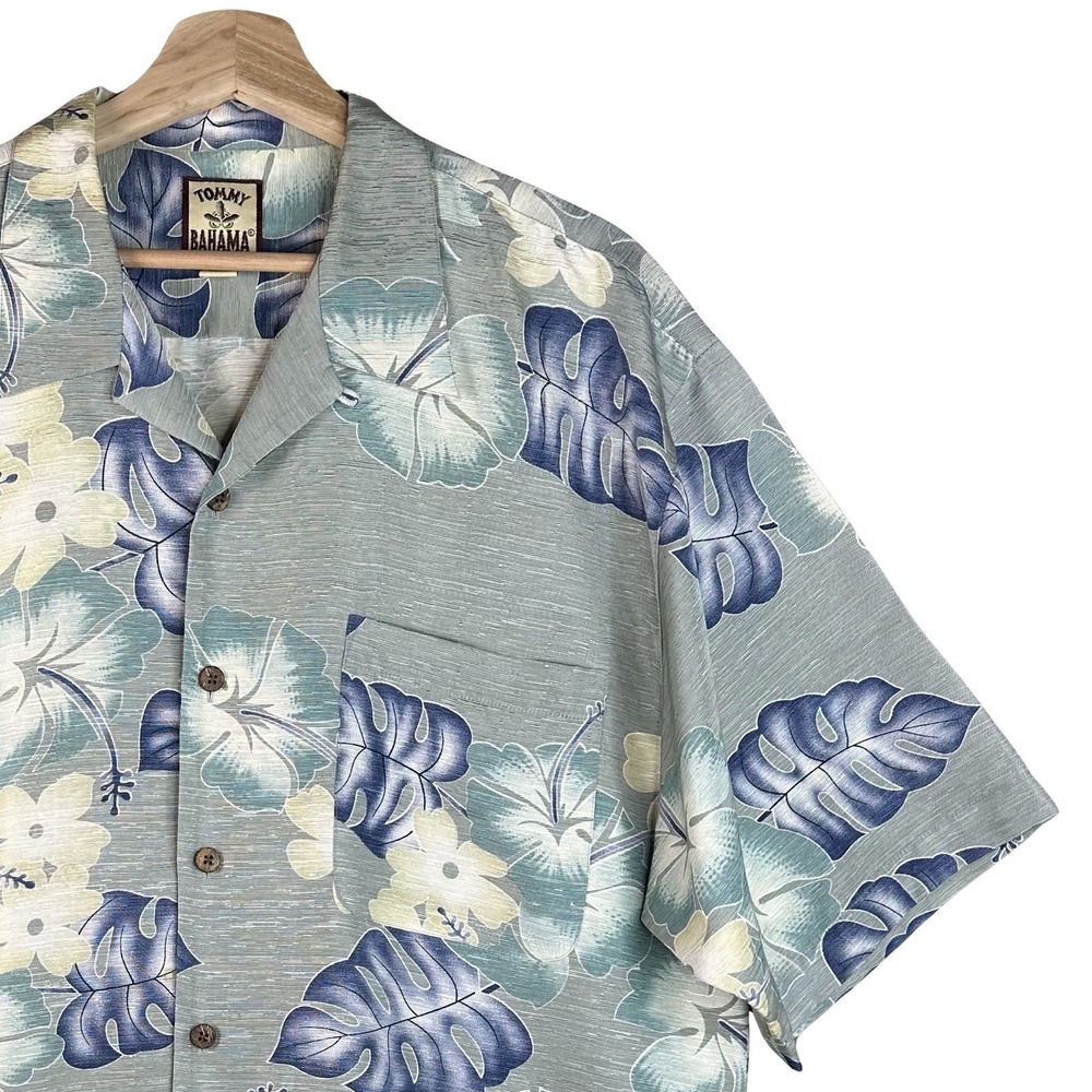 Tommy‎ Bahama Men's L Blue Green Silk Hawaiian Floral Shirt Vacation